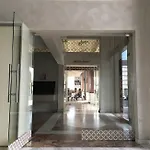 White Tower Residences Apartament *