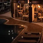 White Tower Residences * Mamaia