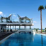 White Tower Residences * Mamaia