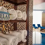 White Tower Residences * Mamaia