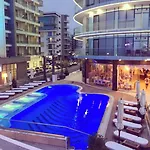 White Tower Residences Apartament *