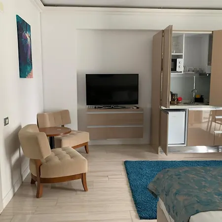 White Tower Residences * מאמאיה