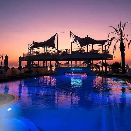 Apartment White Tower Residences Mamaia