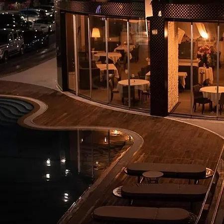 White Tower Residences * Mamaia
