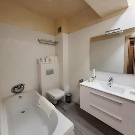 White Tower Residences * Mamaia