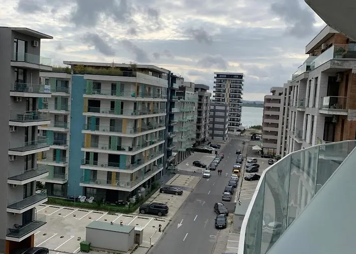 White Tower Residences מאמאיה