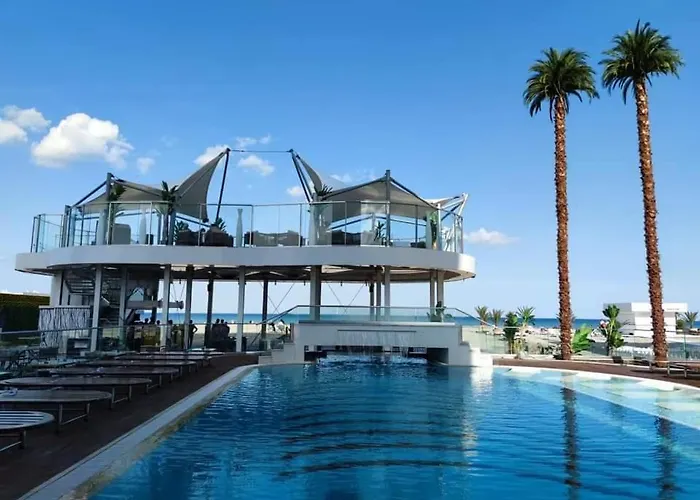 White Tower Residences * Mamaia