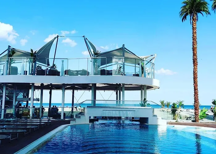 Apartment White Tower Residences *