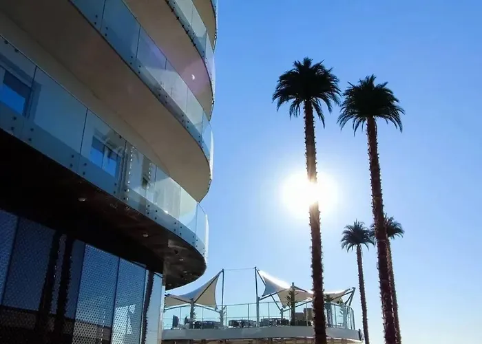 Apartment White Tower Residences *