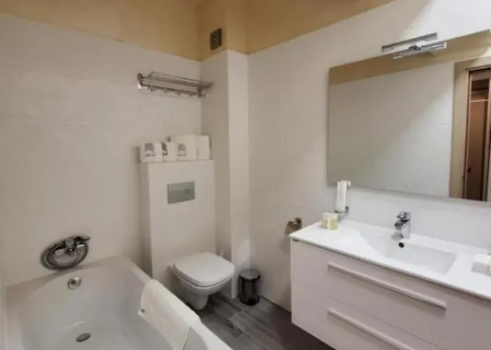 White Tower Residences * Mamaia